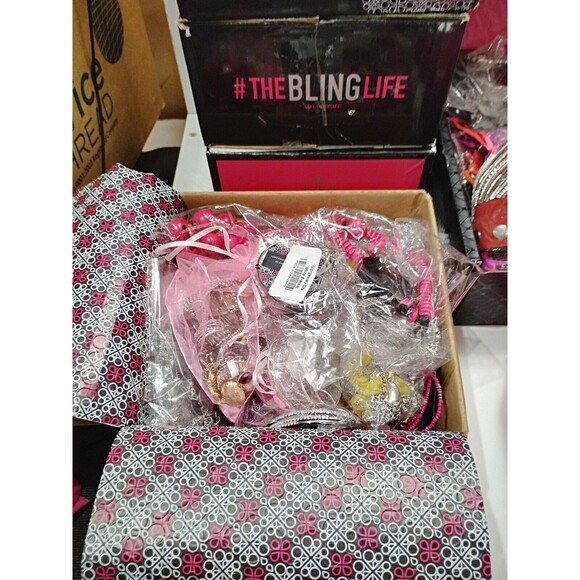 Paparazzi Jewelry Lot 50 Pieces - Necklaces, Bracelets, Earrings. - Picture 14 of 16